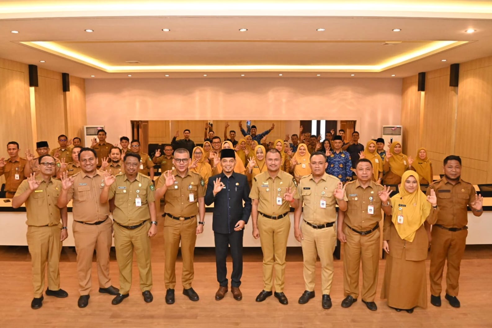 Inspektorat Daerah Kabupaten Bengkalis Gelar Rapat Internal Staf serta Penandatanganan Pakta Integritas dan Perjanjian Kinerja Tahun 2026