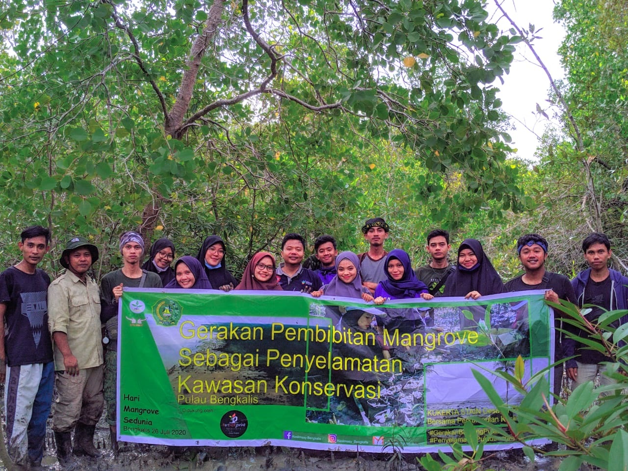 Peringati Hari Mangrove, Keslimasy Gelar Edukasi Pembibitan Mangrove Upaya Penyelamatan Kawasan Konservasi