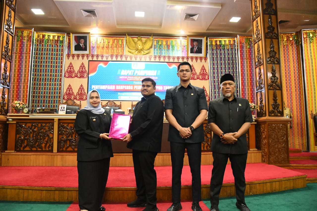 Mengedepankan Program Prioritas, Bupati Kasmarni Sampaikan Ranperda Perubahan APBD 2025