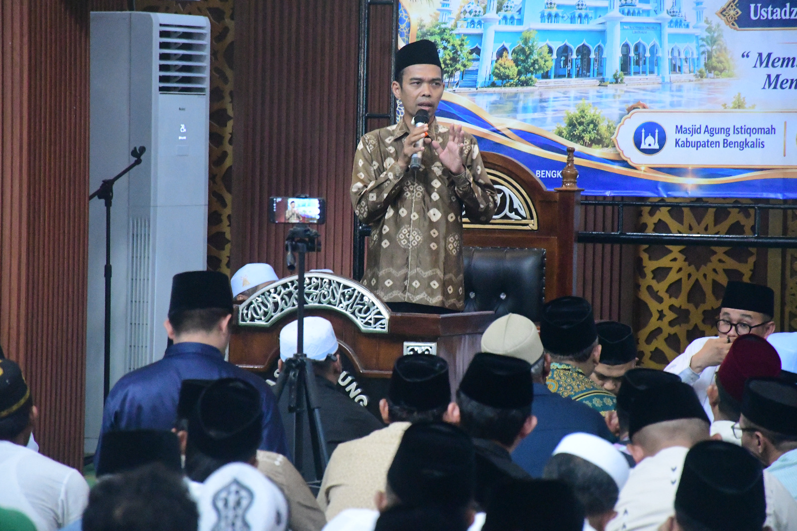 Pemkab Bengkalis Gelar Tabligh Akbar Bersama UAS: UAS Beberkan 10 Kunci Lahirkan Generasi Islam Tangguh Menuju Indonesia Emas 2045
