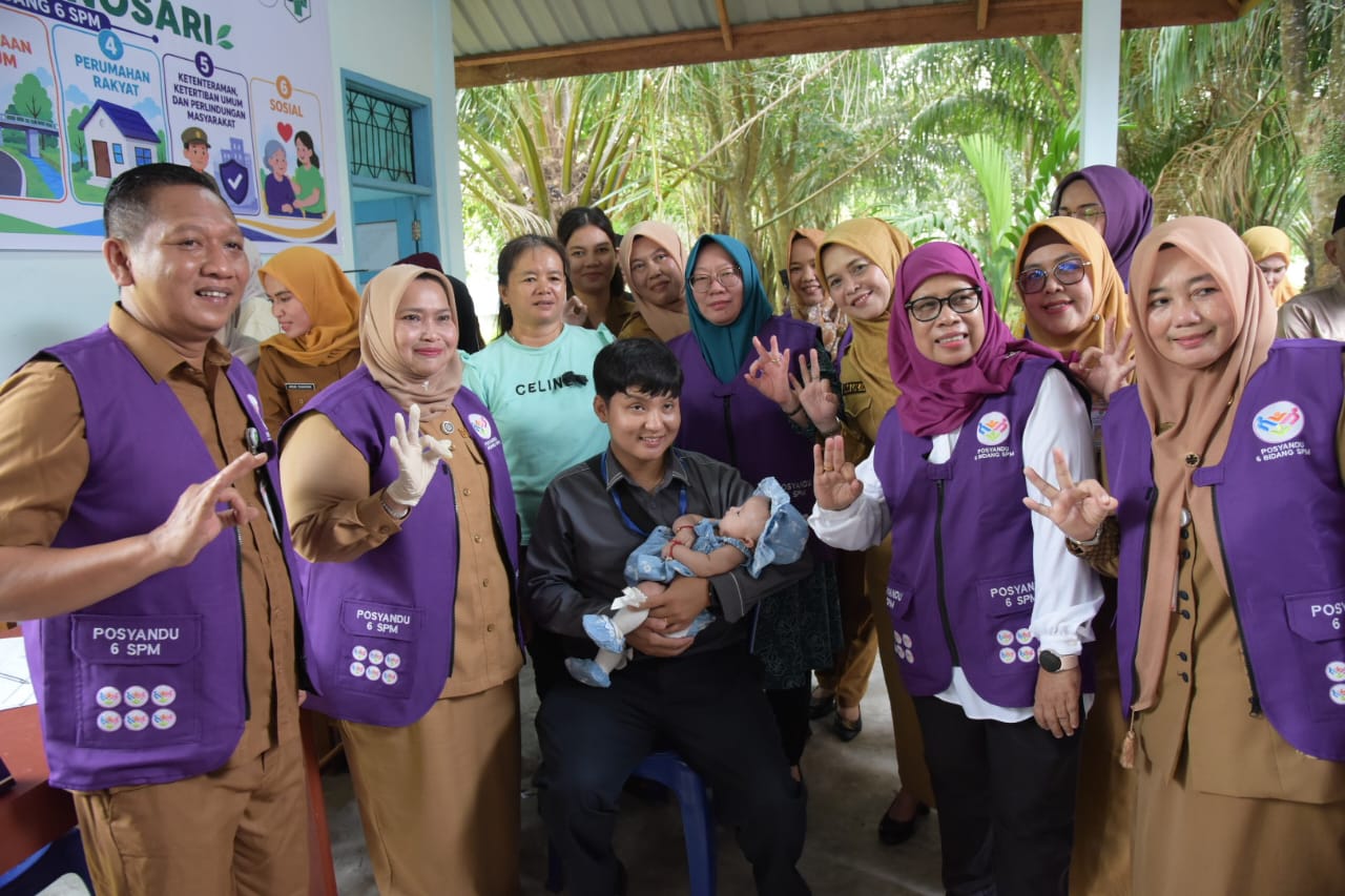 Pastikan Pelayanan Kesehatan Dasar Berjalan Optimal, Bupati Hj Kasmarni Tinjau Posyandu Kelapa Hijau 2