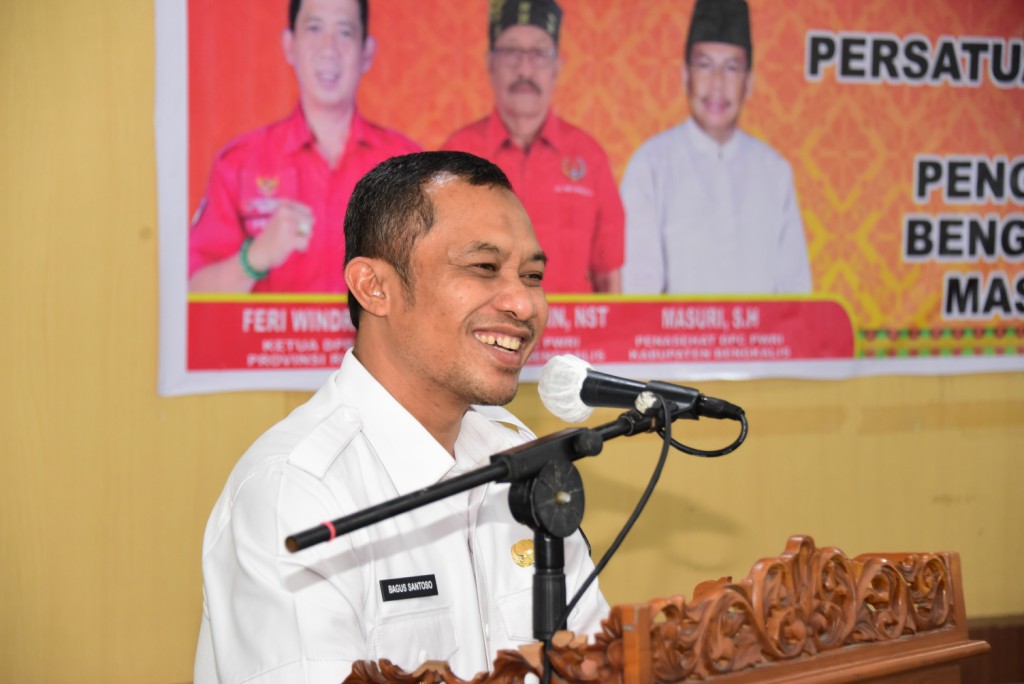 https://diskominfotik.bengkaliskab.go.id/asset/berita/original/5678736505-siap-siap_bagi_pemdes,_penyaluran_dana_desa_gunakan_formulasi_baru.jpg