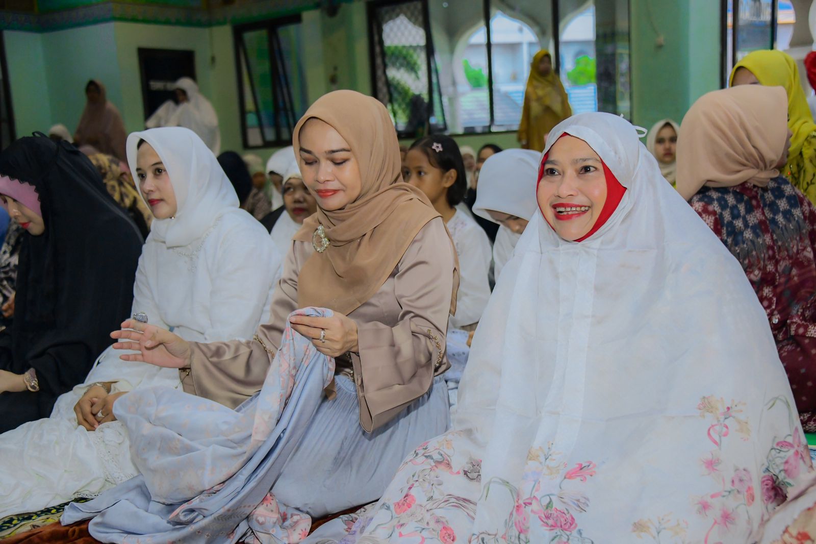 Bupati Bengkalis dan Wakil Sholat Ied Bersama Masyarakat di Masjid Istiqomah Bengkalis