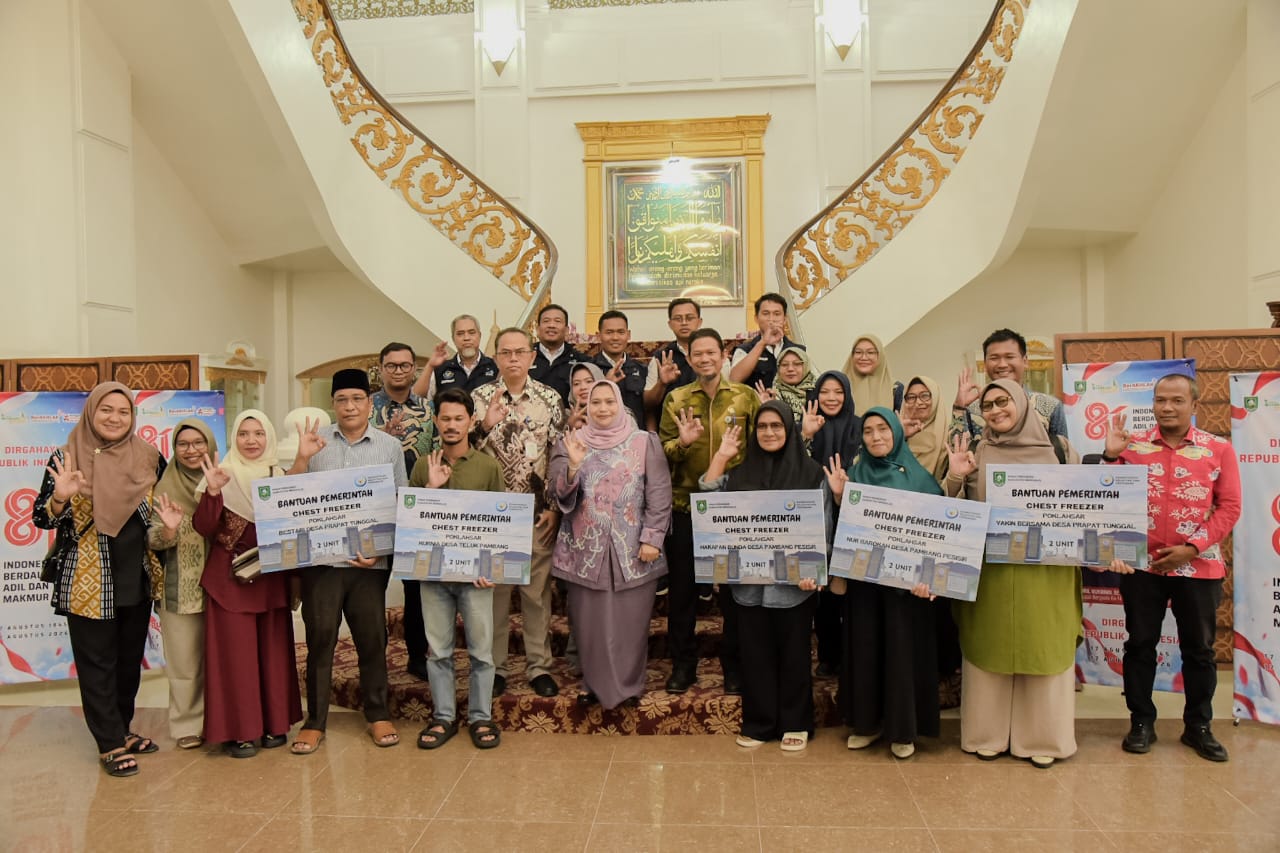 Bupati Bengkalis Serahkan Bantuan Chest Freezer, Dorong Penguatan Usaha Pengolahan Hasil Perikanan Masyarakat