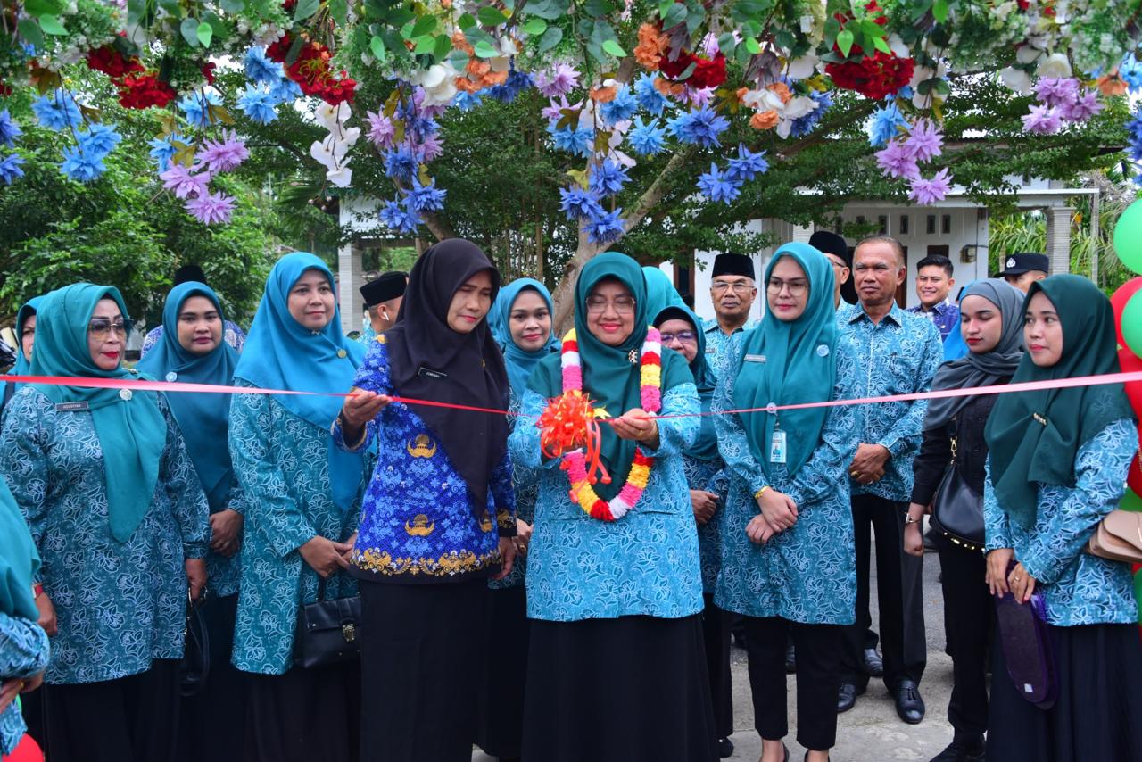 Mantapkan Program PKK Desa, Pjs Ketua TP-PKK Kabupaten Bengkalis Lakukan Monev  Desa Jangkang dan Deluk