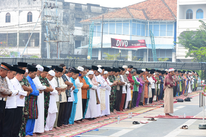 Pemkab Bengkalis Gelar Sholat Istisqo di Halaman Masjid Agung Istiqomah