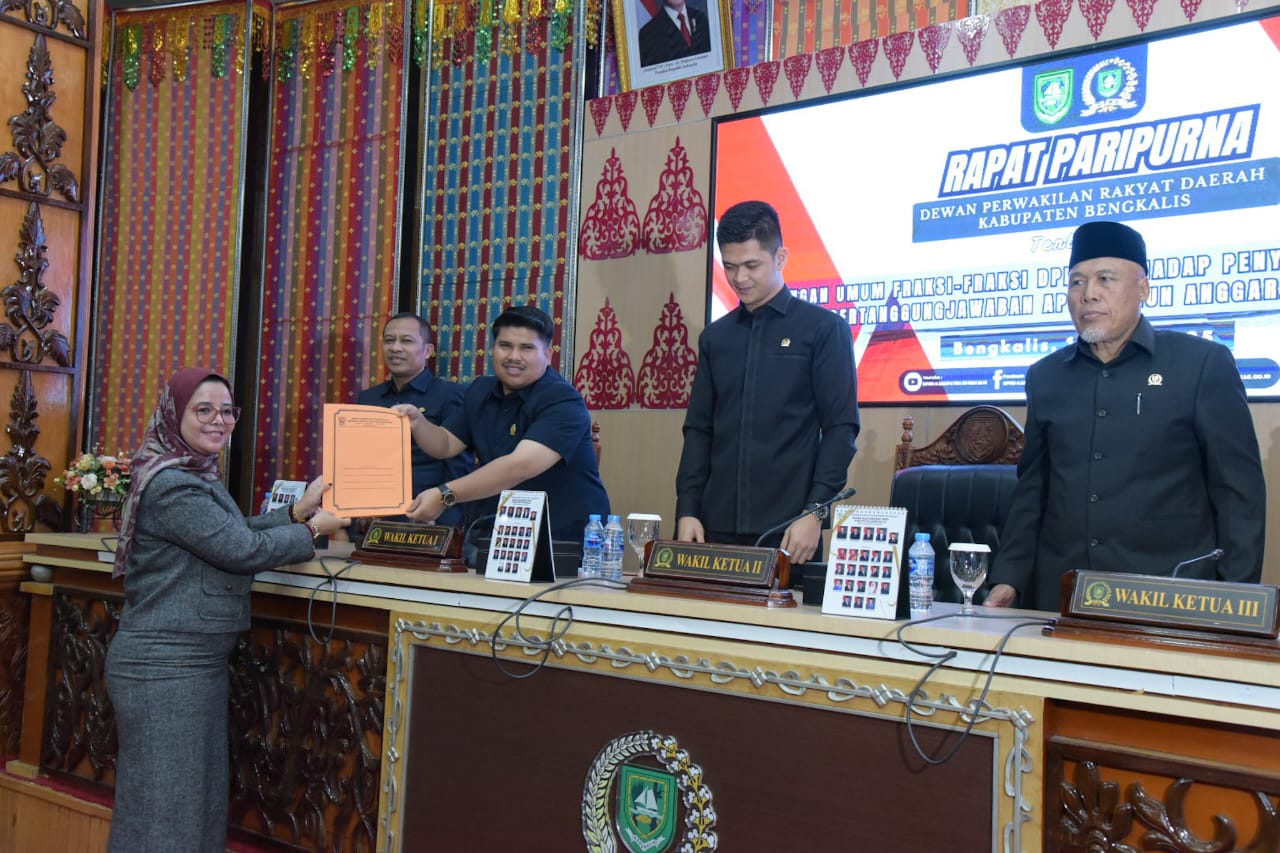 https://diskominfotik.bengkaliskab.go.id/asset/berita/original/61385667619-img-20250616-wa0010.jpg