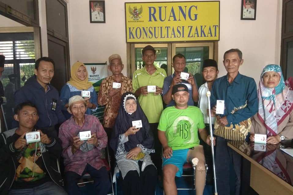 21 Mustahik Dapat Bantuan Kaki Palsu dan Alat Bantu Pendengaran dari Baznas Kabupaten Bengkalis