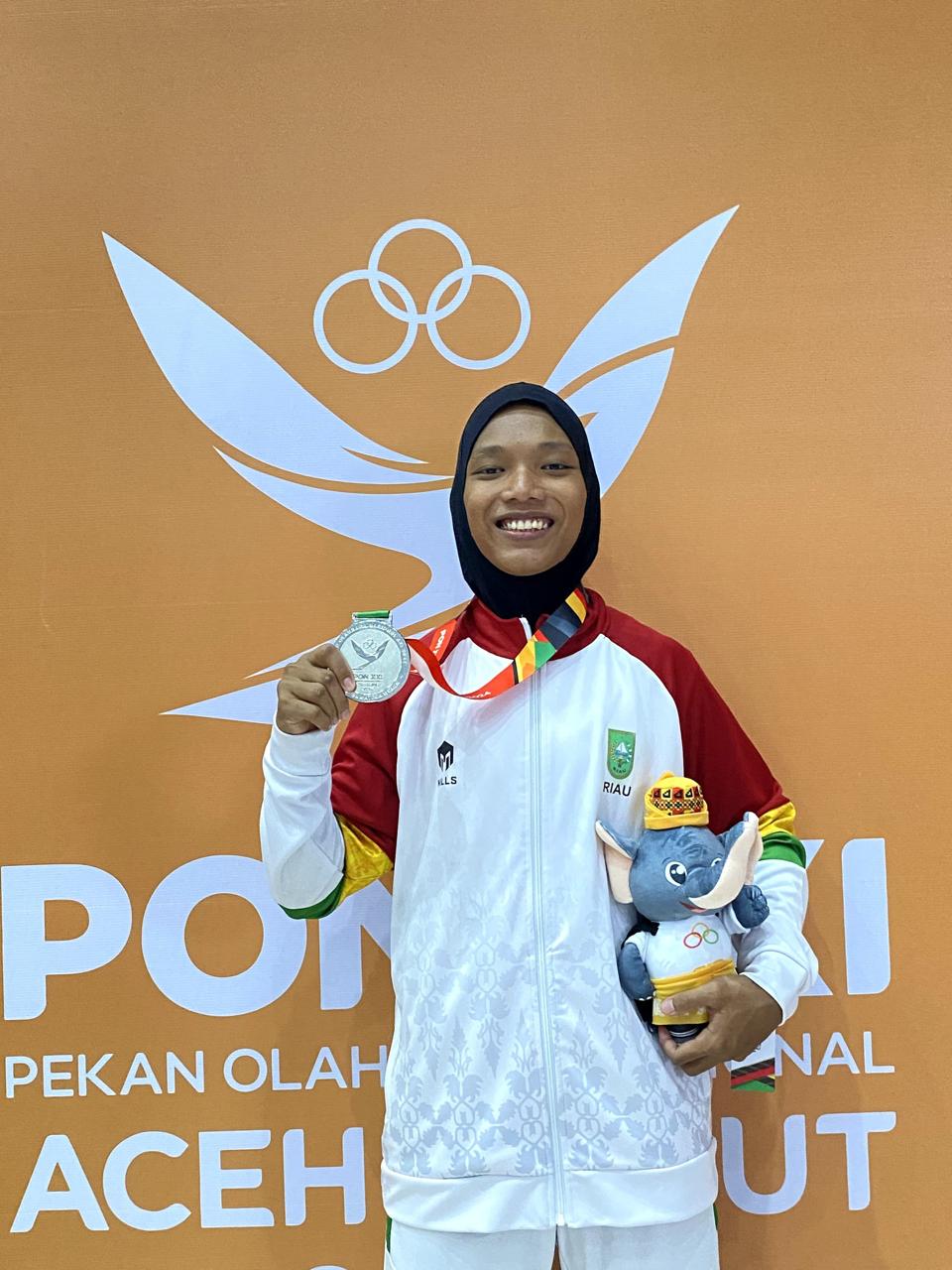 Mahasiswi STIE Syariah Bengkalis Raih Juara 2 Pada PON Aceh Sumut 2024