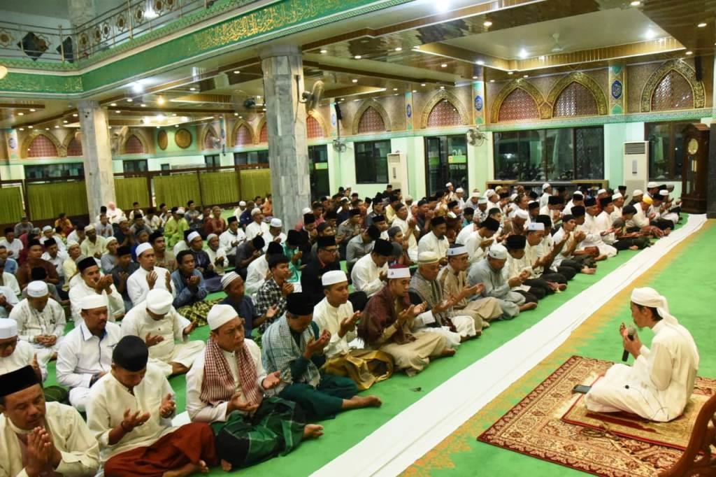Saat Pimpin Doa Awal Tahun, Ustadz Gufronuddin: Kuatkanlah Kami Melawan Hawa Nafsu