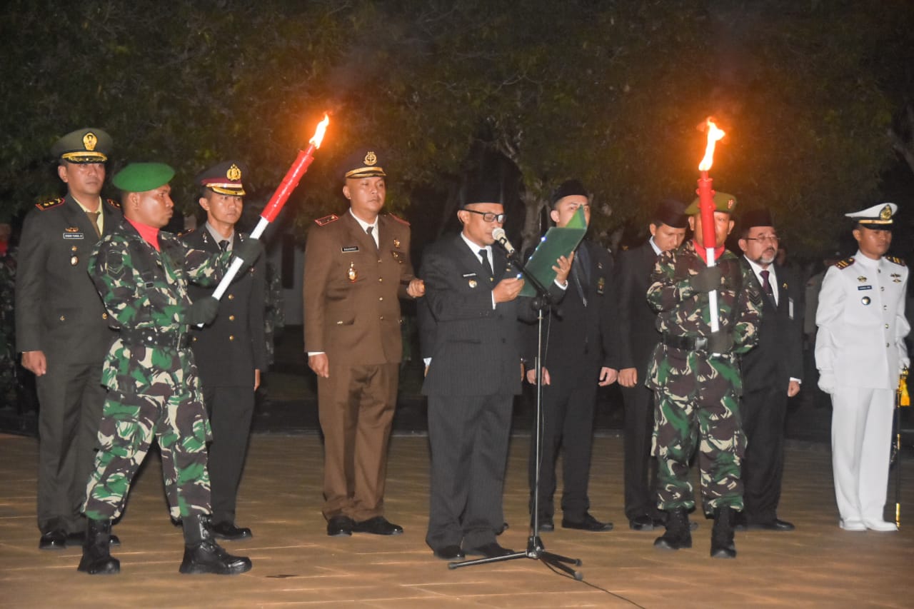 Rangkaian Peringatan HUT ke-77 RI, Wabup Bengkalis Irup Apel Kehormatan di TMP Kesuma Kesatria
