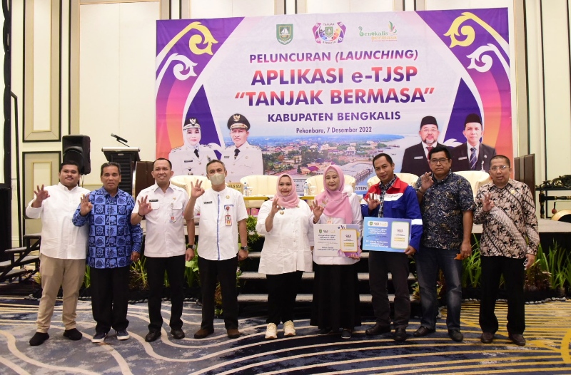 Bupati Kasmarni Launching Aplikasi e-TJSP Tanjak Bermasa
