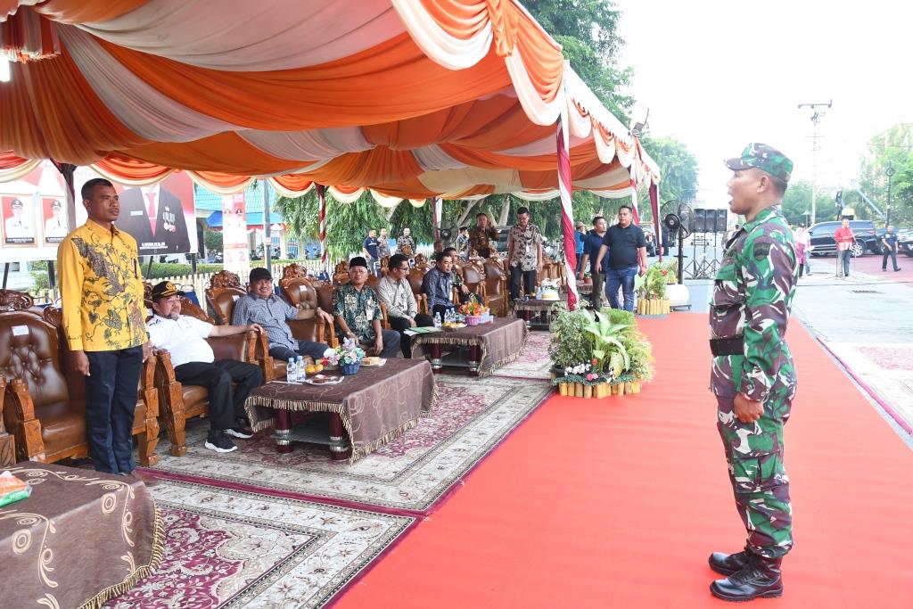 Bupati Amril Mukminin Saksikan Gladi Bersih Pengukuhan Paskibra 2019
