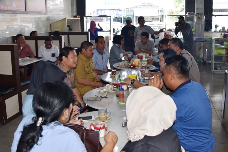 Bersama Ketua DPRD, Pagi Tadi Bupati Amril Gelar Informal Meeting