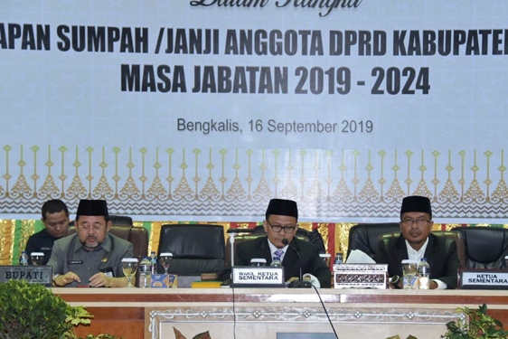 Dipimpin Ketua Sementara H Khairul Umam, DPRD Bengkalis Bentuk 7 Fraksi