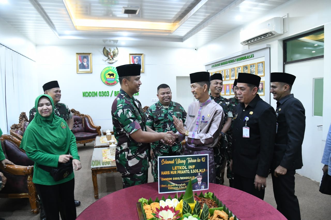 Bupati Bengkalis Ucapkan Selamat Ultah kepada Dandim 0303, Doakan Kelak jadi Prajurit Menyandang Bintang
