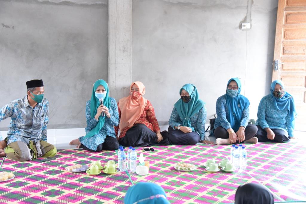 Kunjungi Pesantren Madani, Herawati Berikan Semangat