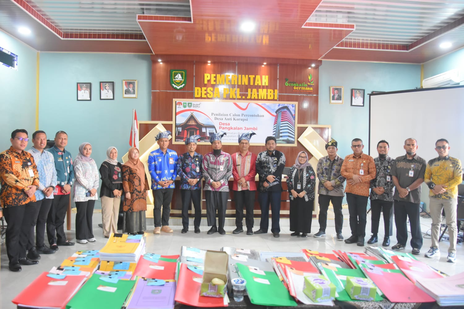 Jadi Contoh Desa Anti Korupsi, Bupati Kasmarni Minta Desa Pangkalan Jambi Berintegritas, Transparan, dan Akuntabel