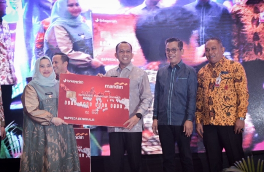 Kabupaten Bengkalis Raih Juara Pertama di 2 Kategori pada Pemda QRIS Award Riau 2023 oleh Bank Indonesia Perwakilan Riau. Bupati Bengkalis Mengucapkan Selamat