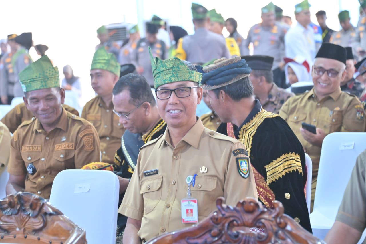 Bupati Bengkalis Hadiri Peresmian dan Peletakan Batu Pertama Jembatan Merah Putih Presisi di Kampar