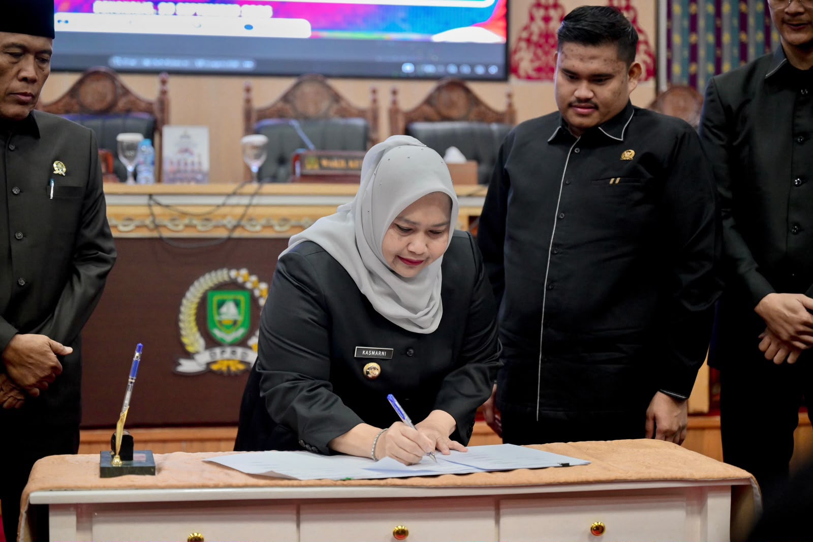 Bupati Kasmarni Bersama DPRD Bengkalis Teken Perubahan APBD 2026 Sebesar Rp3,578 Triliun