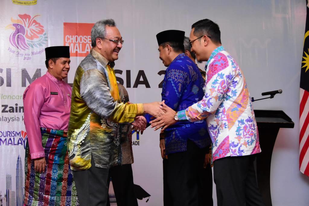 Wakili Bupati Bengkalis, Kadis  DPMPSP Hadiri Malaysia Roadshow di Pekanbaru
