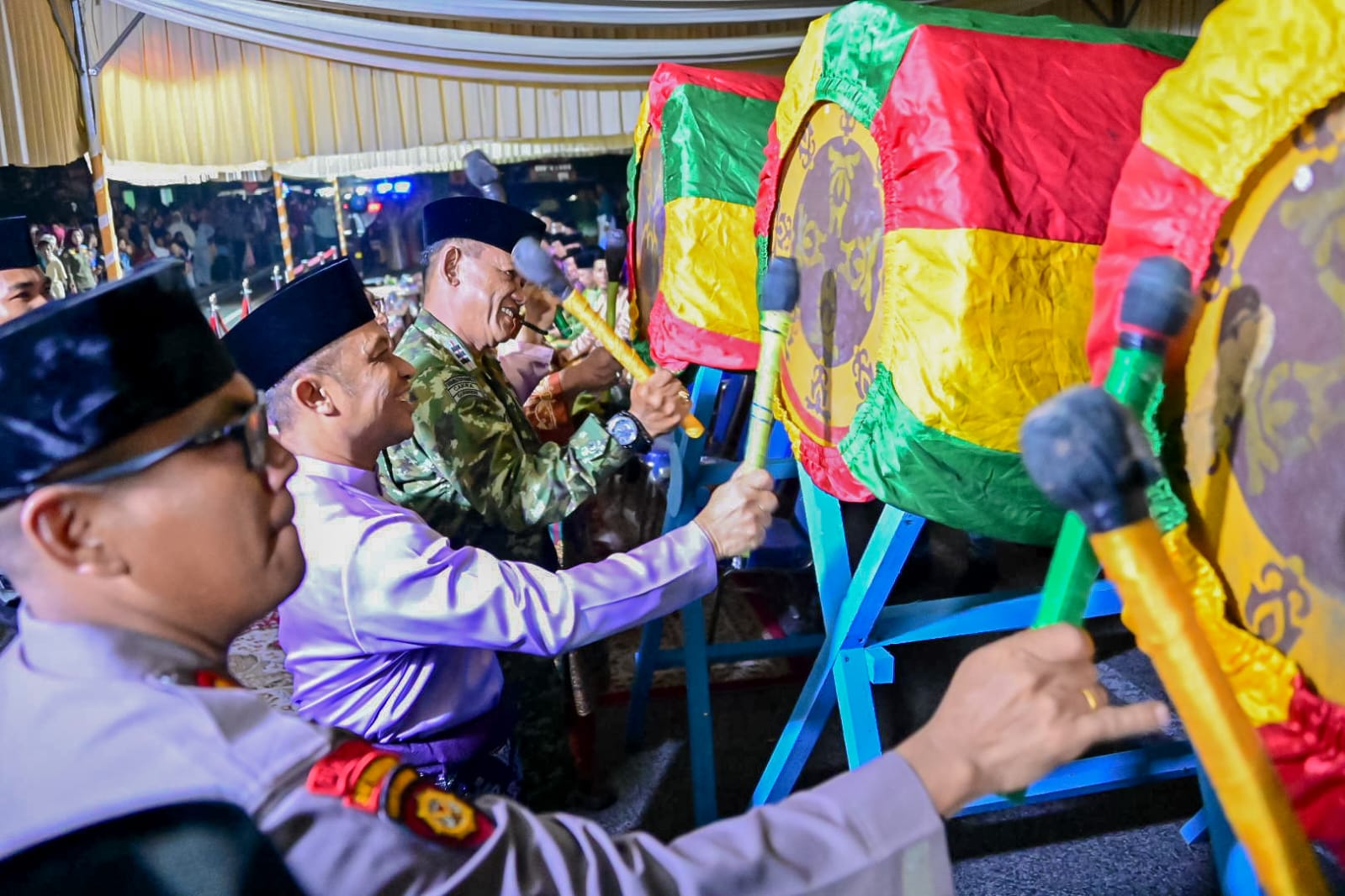https://diskominfotik.bengkaliskab.go.id/asset/berita/original/92956099319-ca1e055d07bd0618e3418206f7744394c219b1886cd75889e29f89f6548d23c5.jpeg