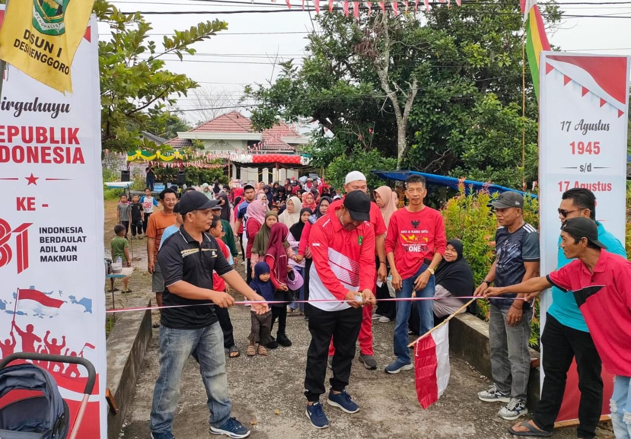 Jaga Kekompakan dan Semangat Kemerdekaan, Warga Dusun 5 Senggoro Ikuti Jalan Santai