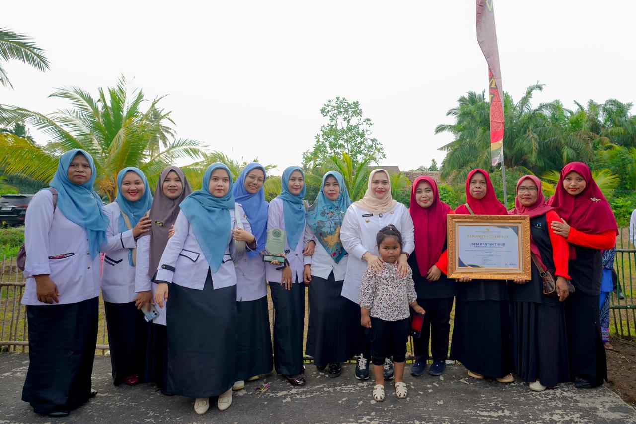 Bupati Kasmarni Kunjungi Desa Bantan Timur, Perkuat Pendidikan Ramah Anak dan Pemberdayaan Perempuan