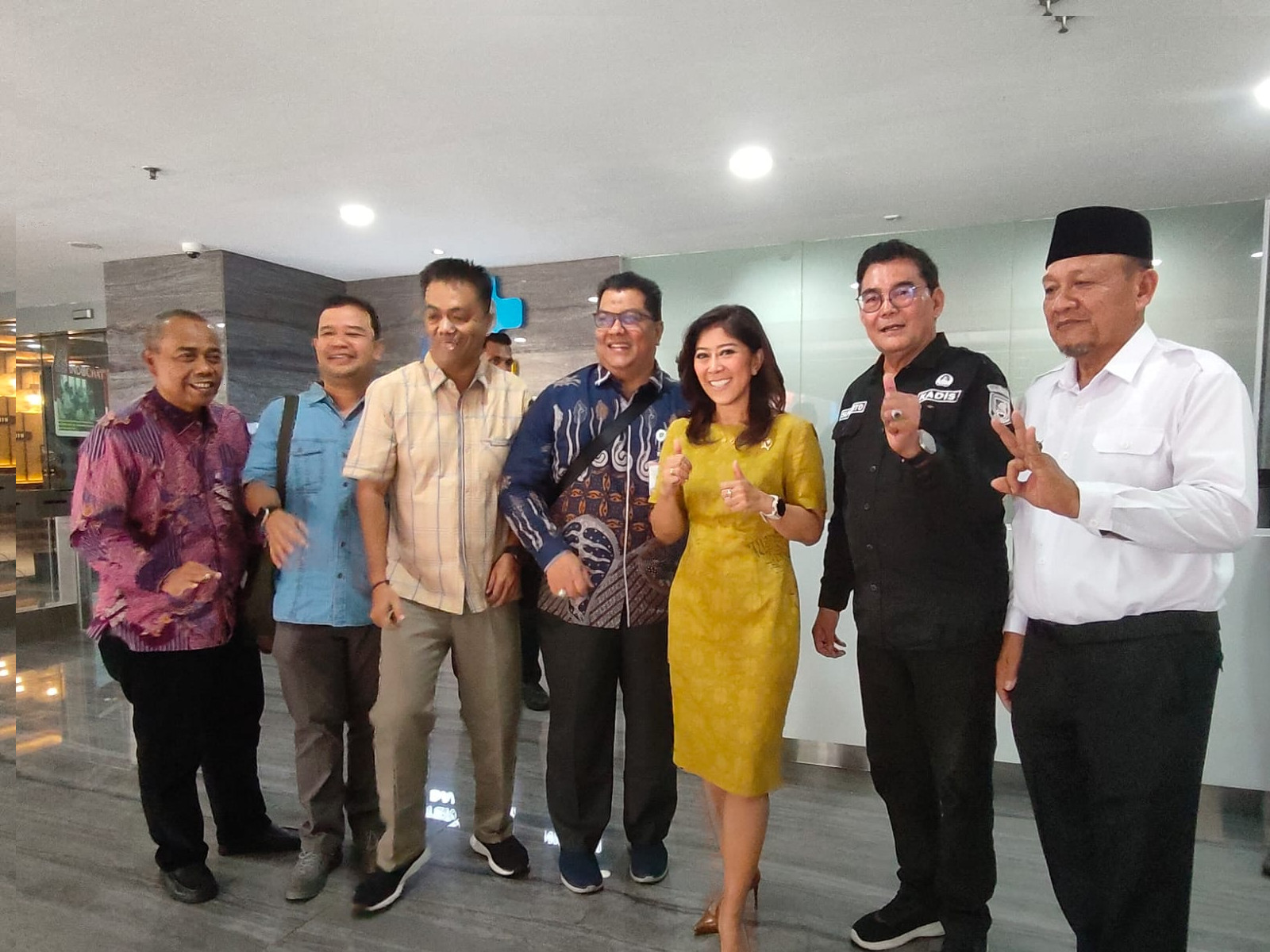 Rus bi porno tomosha qiling