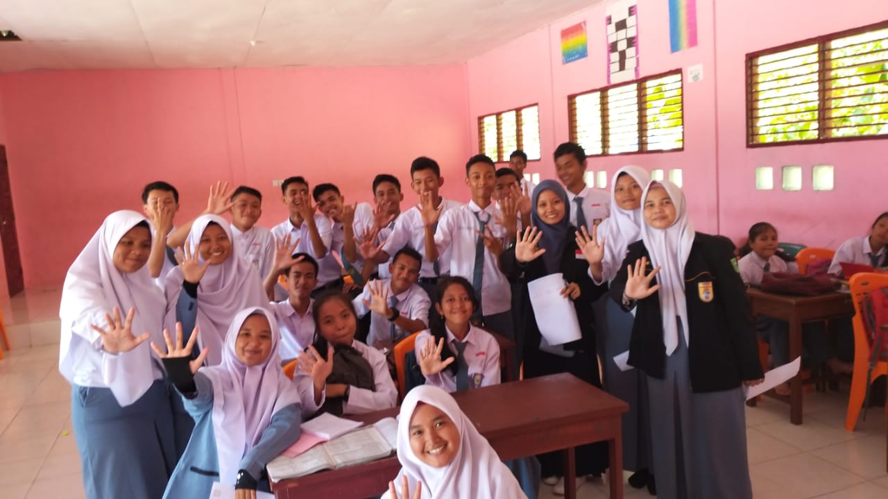 FAN Pinggir bersama pelajar SMAN 5 Pinggir usai pendataan