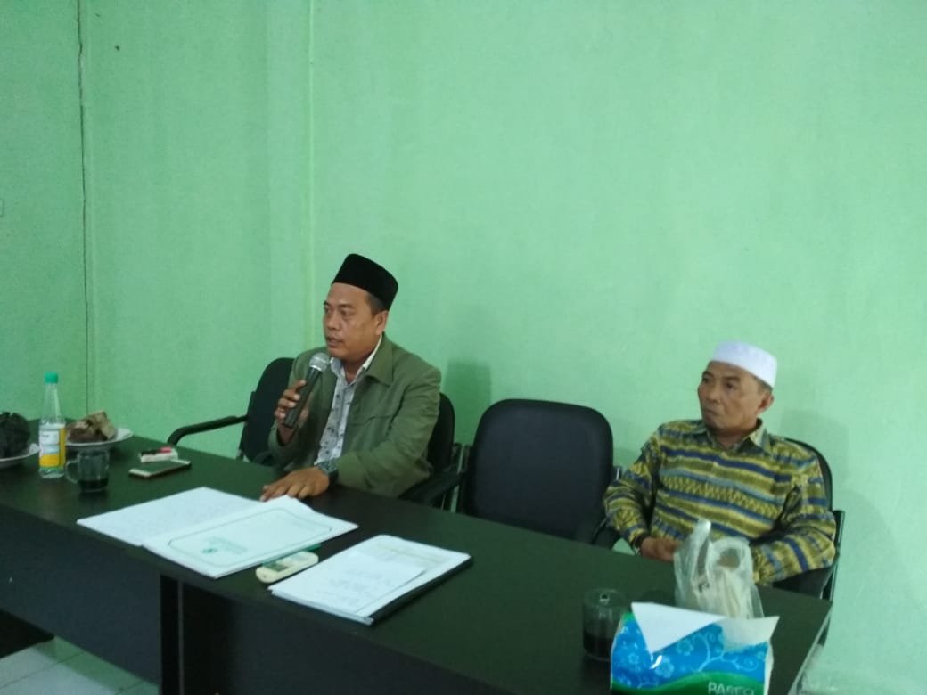 Ketua MUI Amrizal dan Sekretaris Imam Hakim saat pembukaan rapat kerja