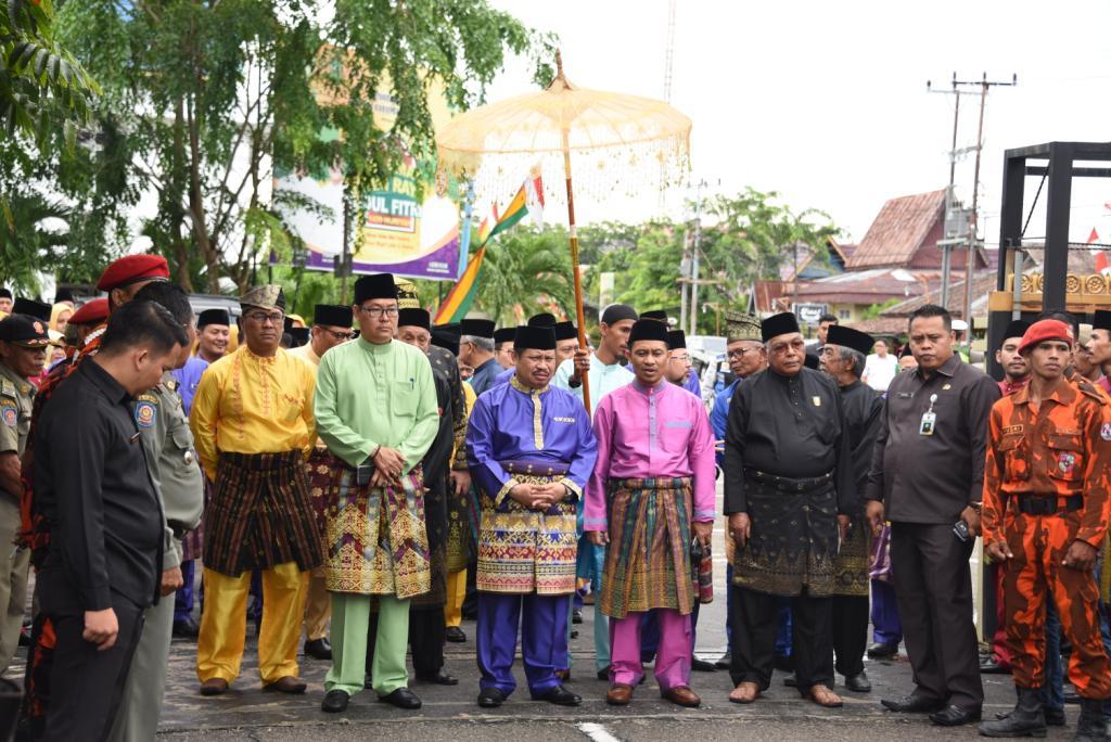 Bupati Bengkalis bersama rombongan tiba di Gedung DPRD Bengkalis