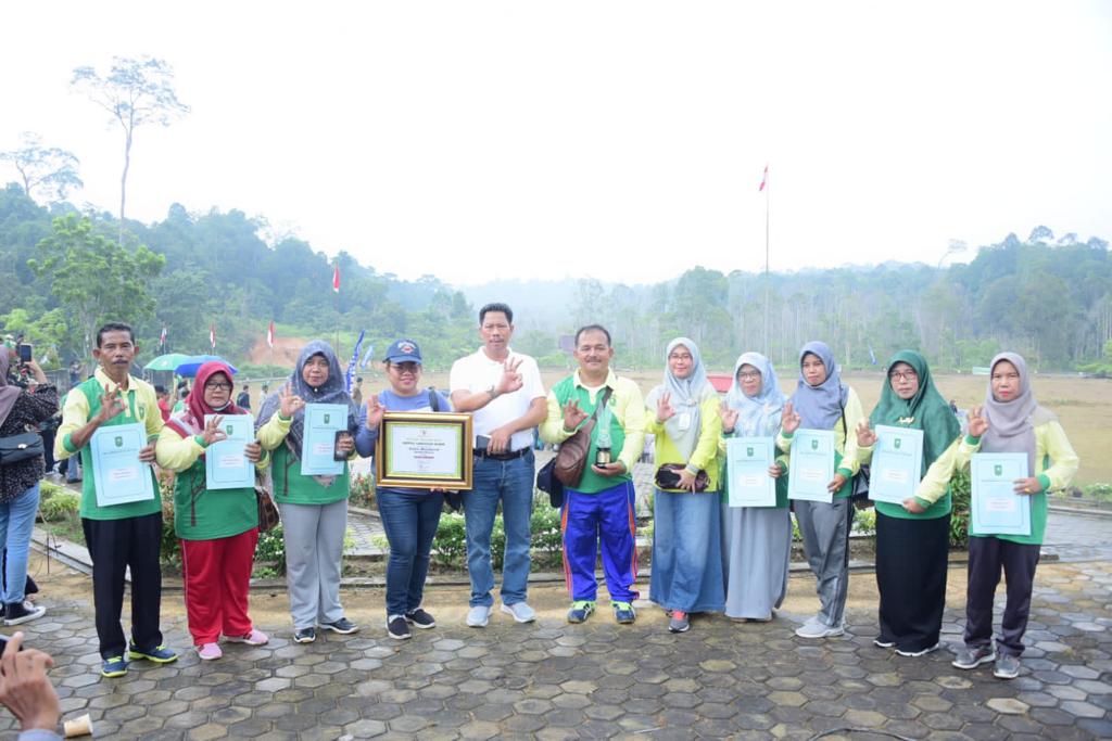 8 sekolah Kabupaten Bengkalis yang menerima Sekolah Adiwiyata tingkat Provinsi Riau tahun 2022..