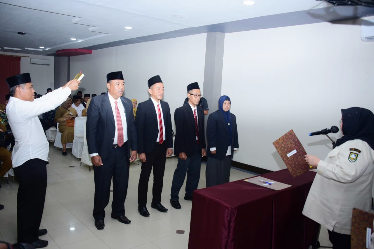 Bupati Kasmarni Lantik pimpinan Baznas Kabupaten Bengkalis.