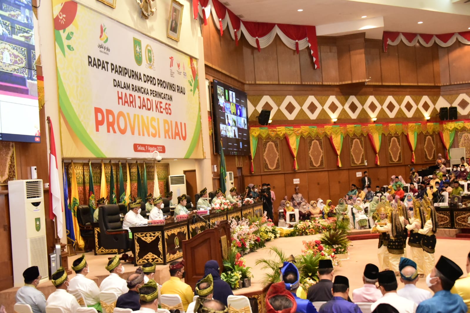 Rapat paripurna DPRD Riau sempena hari jadi ke-65 Riau