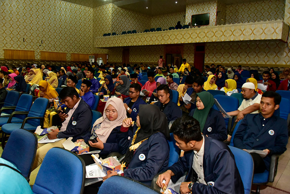 Peserta Sarasehan Bincang bersama Tokoh Negeri, mayoritas dari mahasiswa