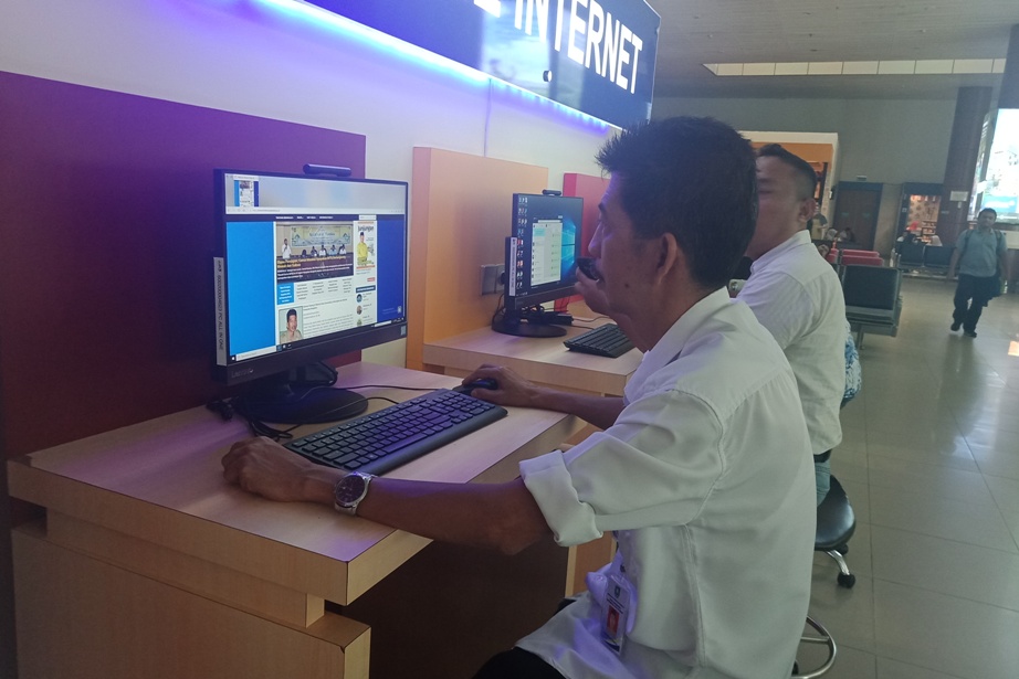 Di Bandara Internasional Sultan Syarif Kasim II Pekanbaru